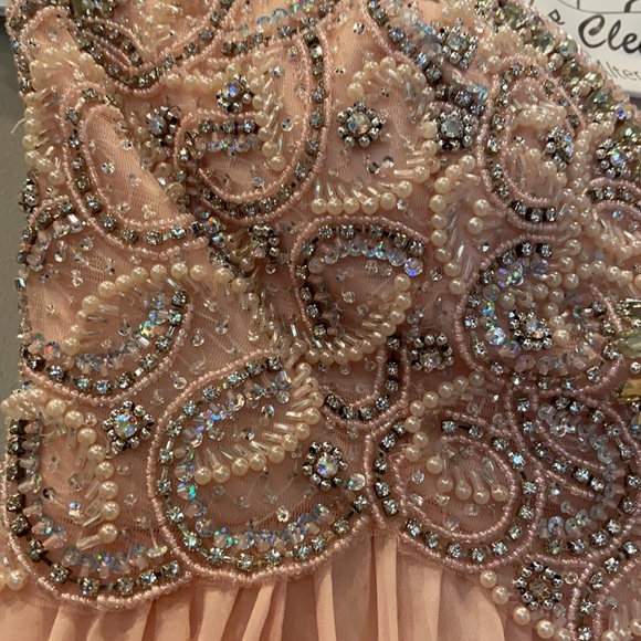 Dave and Johnny Prom Dress - Picture 4 of 10